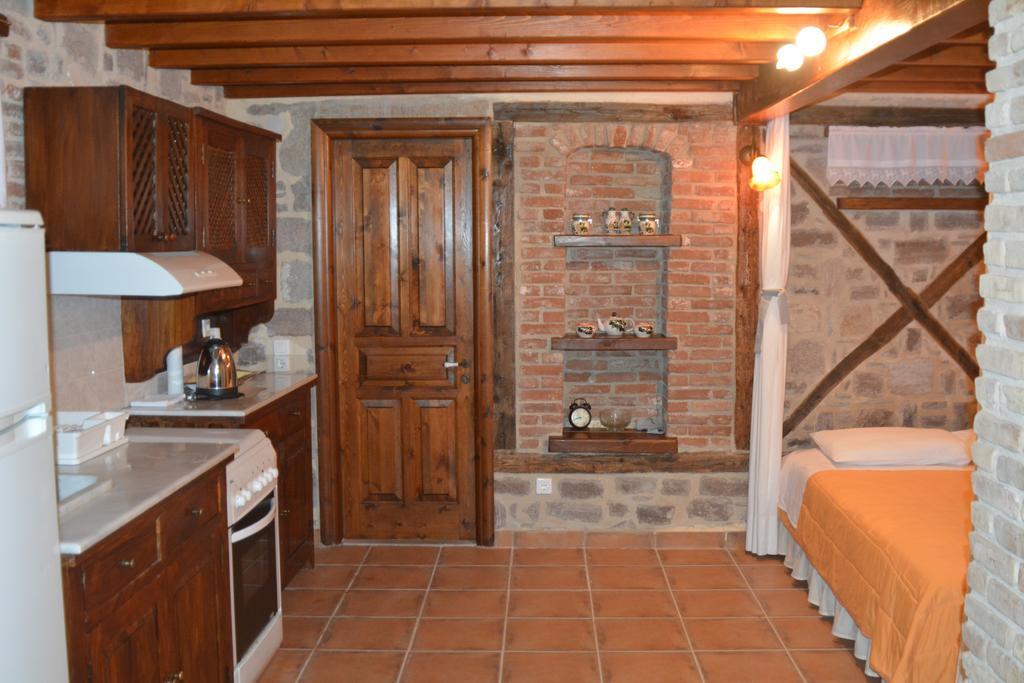 Lesvos Tower House Komninos Sigrion Bilik gambar