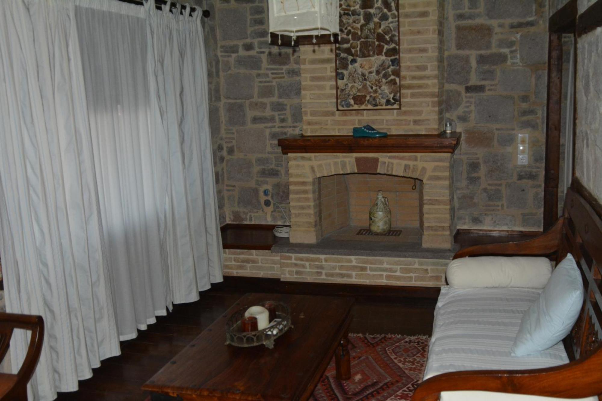 Lesvos Tower House Komninos Sigrion Luaran gambar