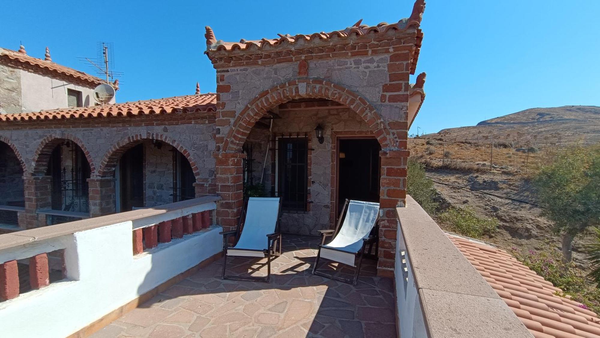 Lesvos Tower House Komninos Sigrion Luaran gambar